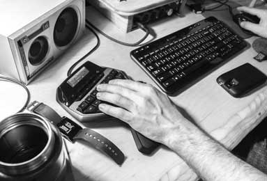 意甲知名评论员谈加比亚阻止莱奥脱衣庆祝：他的这种行为就是领袖的举动，值得赞扬